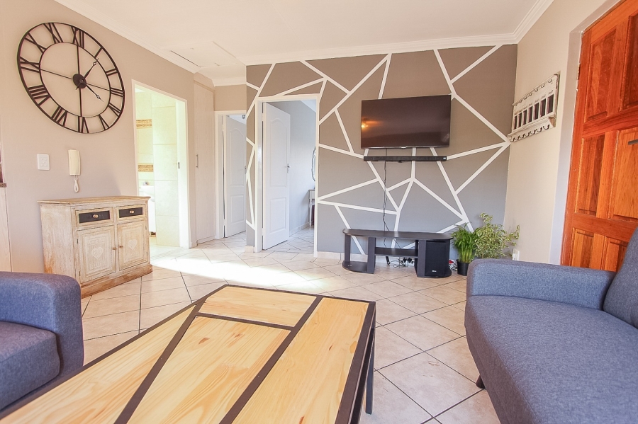 To Let 2 Bedroom Property for Rent in Miederpark North West